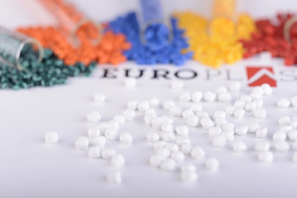 Tấm và hạt màu thổi nhựa